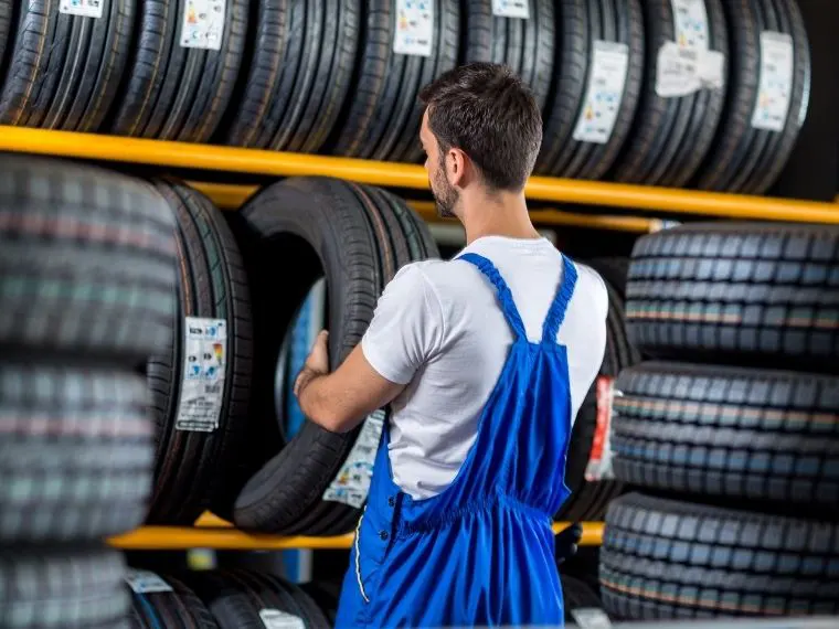 Karabağlar Oto Lastikçi